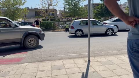 Aksident në rrugën Transballkanike, 'Golfi' përplas këmbësoren, më pas goditet nga 'Audi'