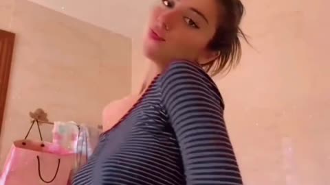 Sensaul moves without a bra