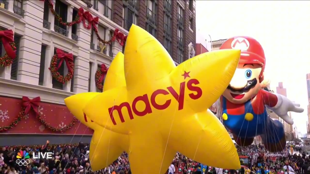 The Super Mario Balloon Just Stole the Show at the Macy’s Thanksgiving Day Parade