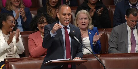 Stephen Miller Blasts Democrats Over Sanctuary Cities After Hakeem Jeffries Lectures Trump