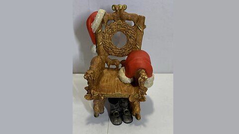 VNTG Hallmark Keepsake Ornament Santa's Chair Handcrafted 2000 (UGC) Clean & Nostalgic