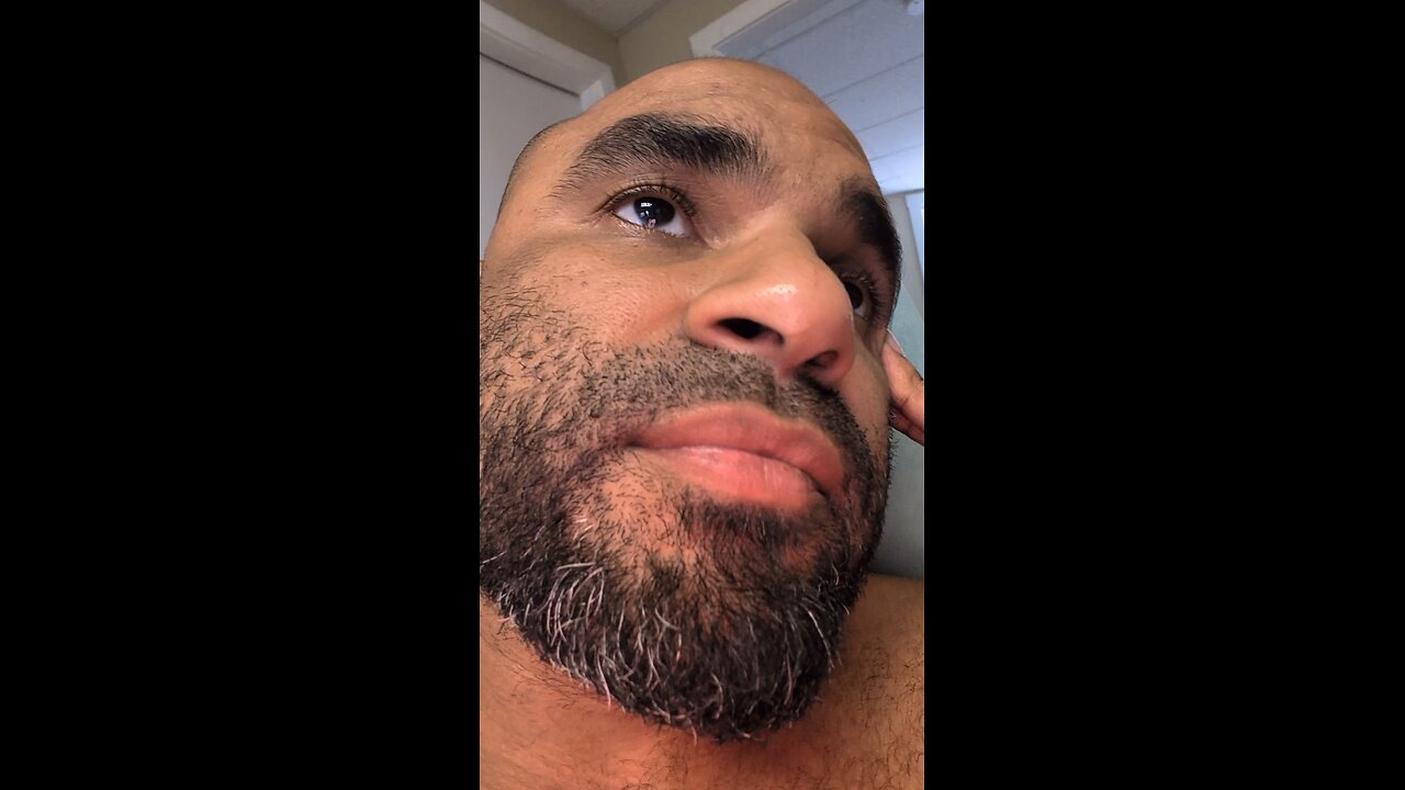 let's eat some pig feet.