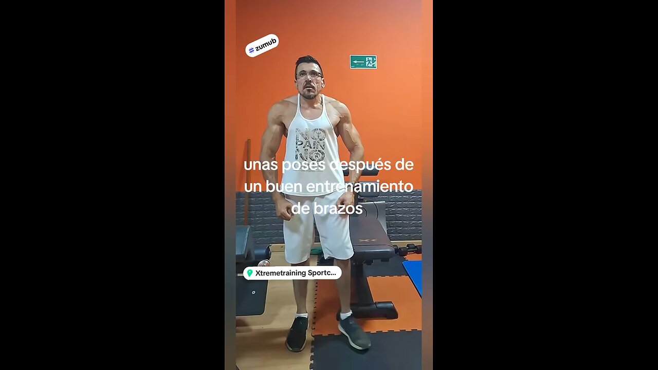 Rutina de poses después de entrenar brazos