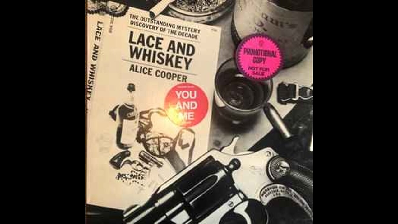 ELVIS PRESLEY E ALICE COOPER, NO HILTON, EM 1970