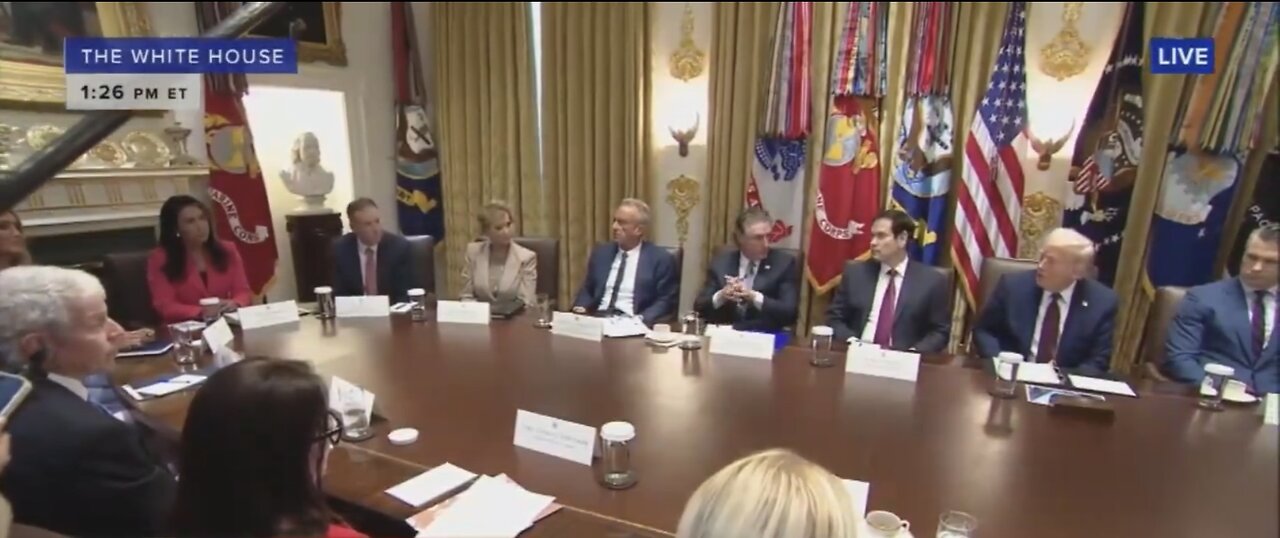 TRUMP❤️🇺🇸🥇🪽🕺HOST CABINET MEETING🤍🇺🇸🏅🪽AT THE WHITE HOUSE💙🇺🇸🏅🪽🏛️⭐️