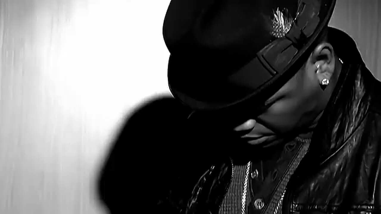 "Mad" By- Ne-Yo (Official Music Video)