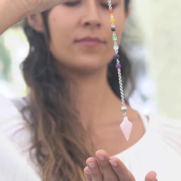 😊 PROMOCIONAL CAPÍTULO 6: EL PÉNDULO DE CRISTAL – RESPUESTAS DIRECTAS DESDE TU ENERGÍA INTERIOR 😊