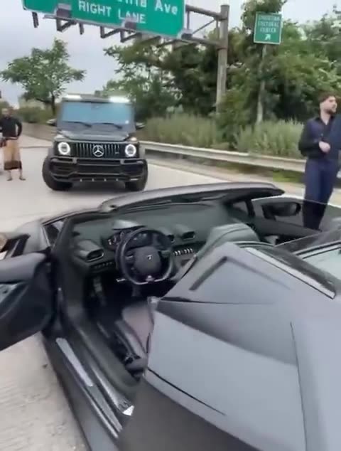 "This is the people that the Democrats support!"