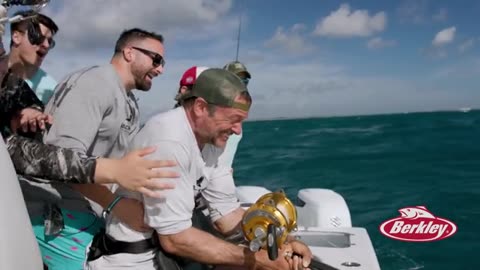 Strongest Men VS Record Size Shark_part1