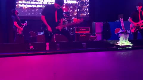 4/11/25 - Droids - Live at Carnaval Court Bar Harrah's Las Vegas, NV