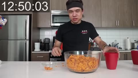 T-PAIN said he could eat 1,000 CHEEZ-ITs... (6,750cals)_part1
