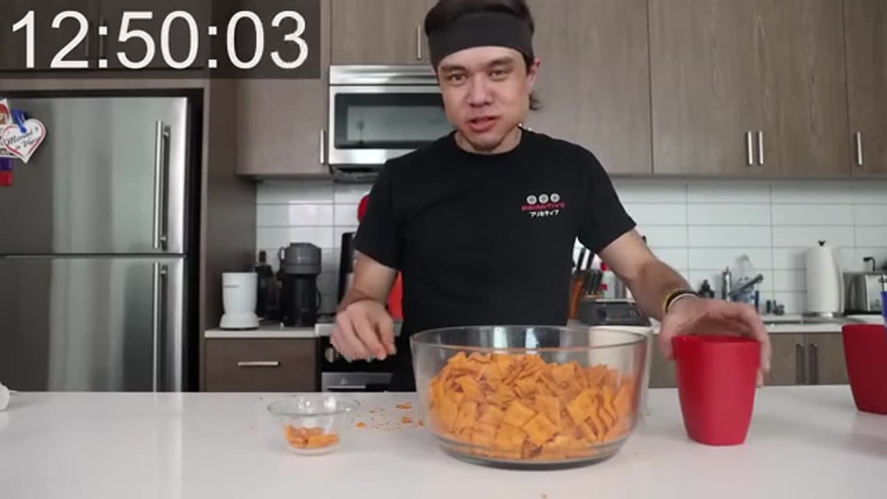 T-PAIN said he could eat 1,000 CHEEZ-ITs... (6,750cals)_part1