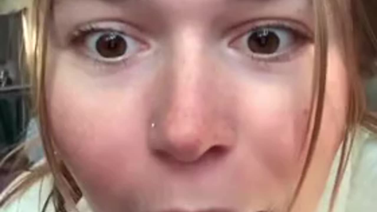 🤮🤮🤮TIM WALZ'S DAUGHTER: STUPID LITTLE GIRL!