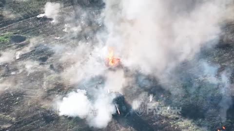 Multiple Russian Tanks Charging Ukrainian Lines Through No-Mans Land(Insane Detonations)