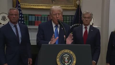 Trump wraps up his batshit news conference by again insisting "DON'T TAKE TYLENOL!" 