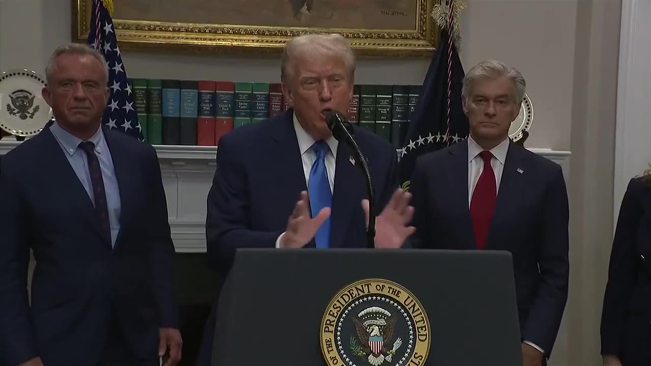 Trump wraps up his batshit news conference by again insisting "DON'T TAKE TYLENOL!"