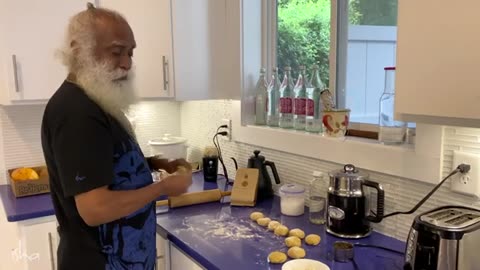 Watch Sadhguru cooking as the Master turns Master-Chef