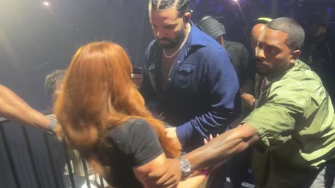 Girl Shoots Her Shot at Drake Concert