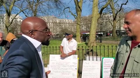 Speakers Corner - Orlando Talks To a Muslim About Tommy Robinson And Immigration