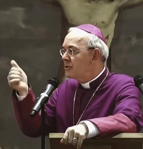 "They are not refugees! This is an invasion of mass islamisation of Europe!"