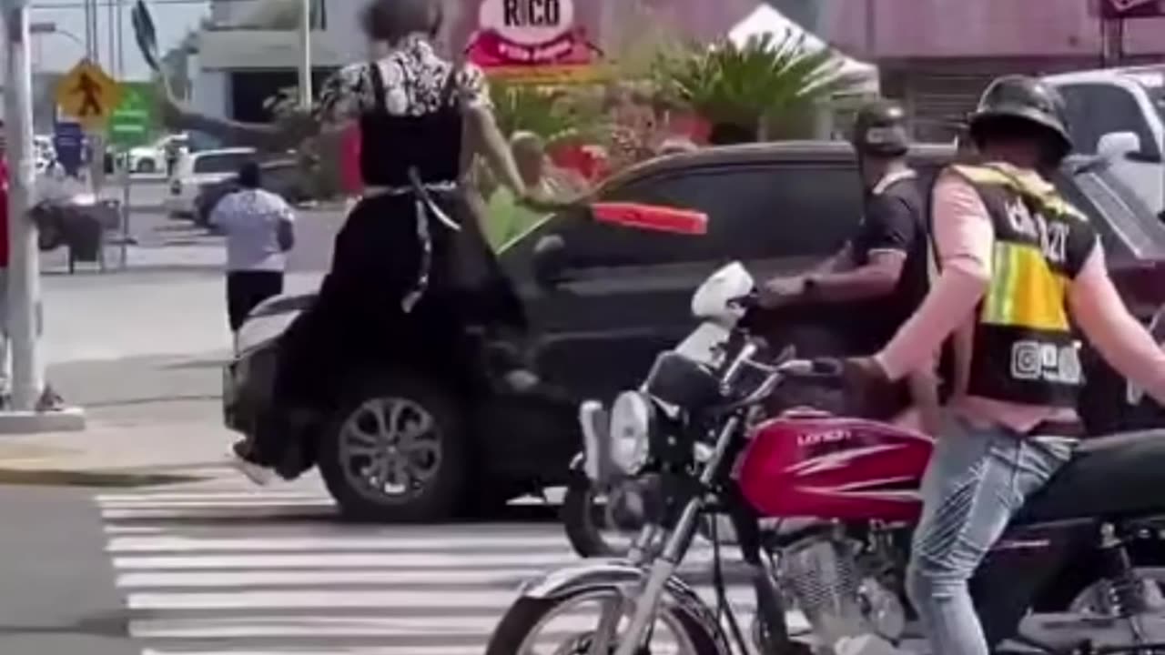 This Hero(?) Cleared the Crosswalk Like a Boss! 😂🇺🇸 #crosswalk #funnyvideo #viralshorts #streetlife