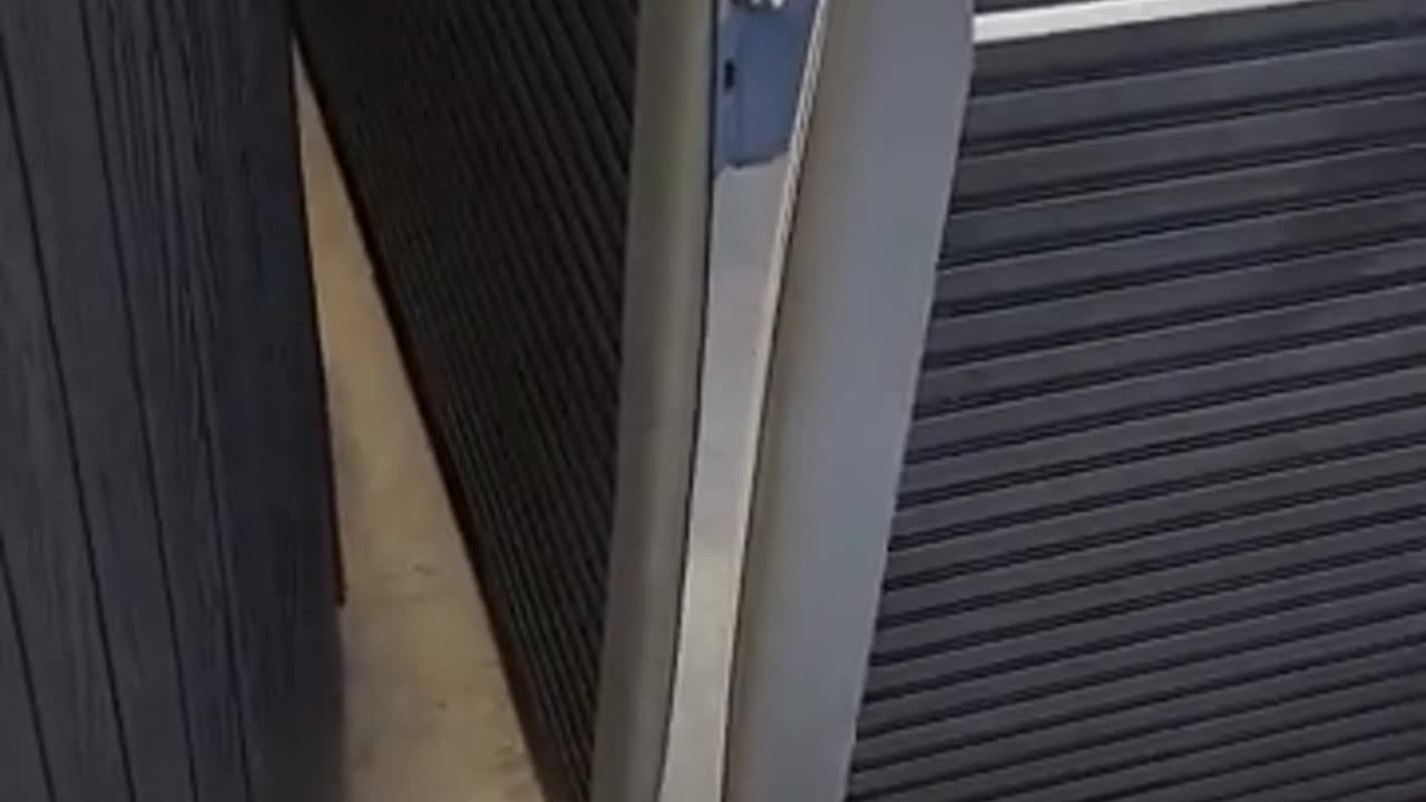 How to Remove Wellis PeakLife Side Panel