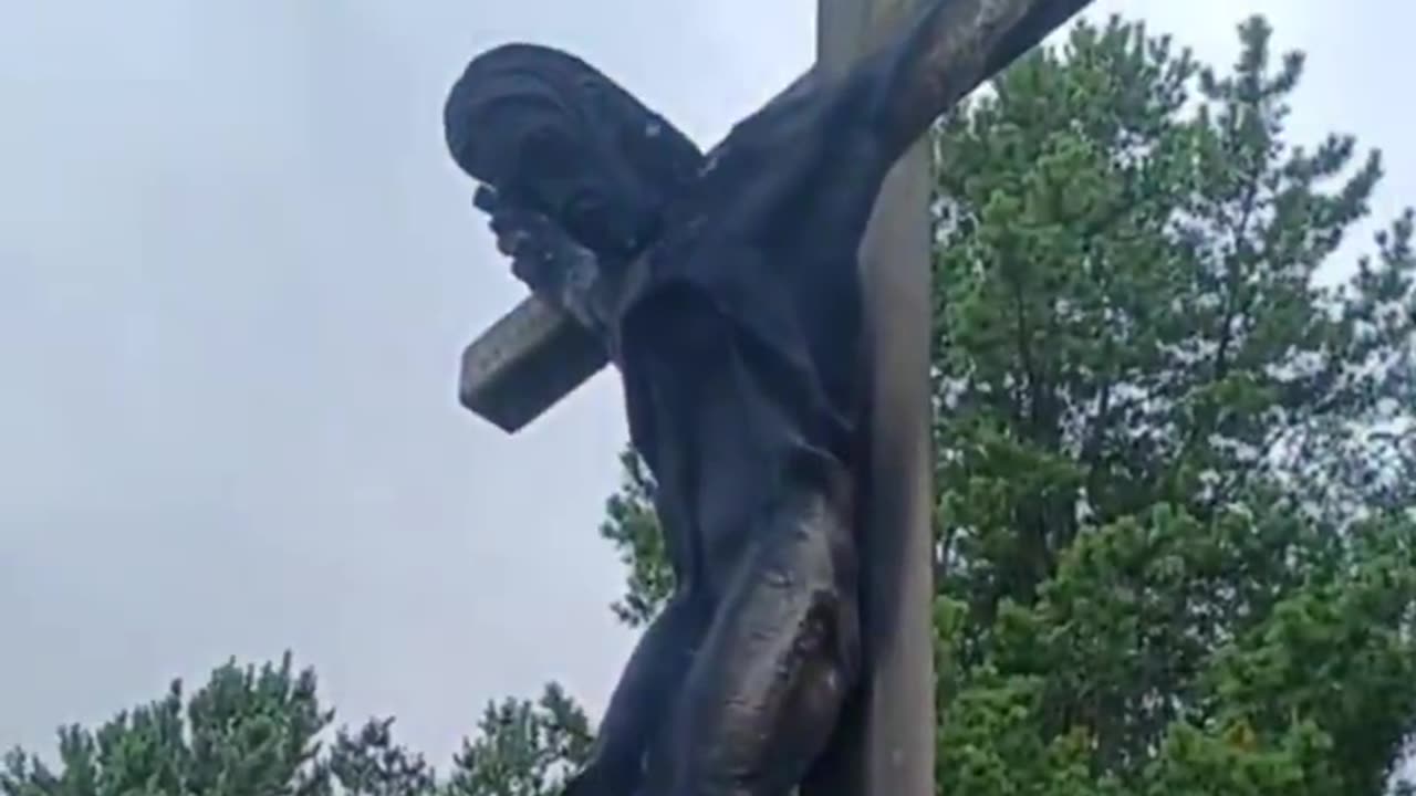 Someone tried to burn a cross with Jesus Christ in a cemetery in UK.