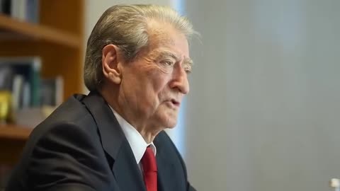 Sali Berisha përgëzon SHBA-në për rrëzimin e diktatorit Maduro