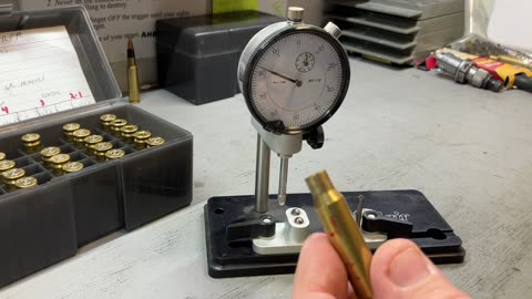 Lee neck sizing collet die , neck concentricity