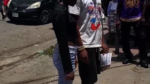 What article of clothing women shouldn't wear?