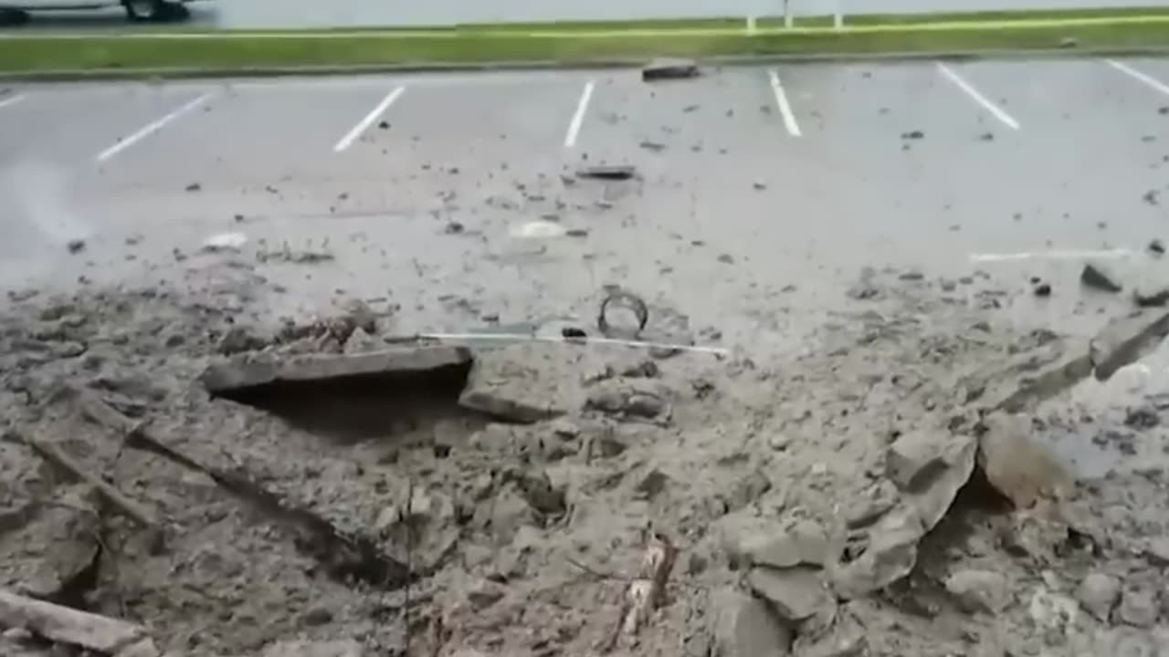 Incredible Lightning Strikes Caught on Camera