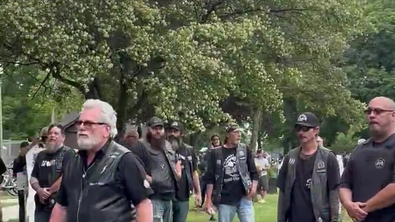 Detroit Highway Men Attend Protest , Break Nose