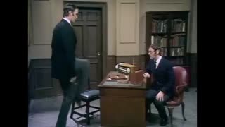 Ministry of Silly Walks - Monty Python - Old n' Ridiculous but...😂