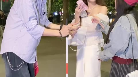 young man pretends to be blind to flirt with pretty girl troll vl