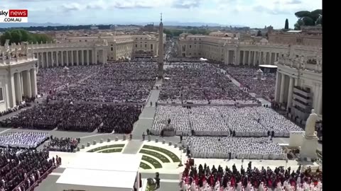 The LGTBQIA+ Community are in meltdown after Pope LEO IV defines marriage 19-05-25
