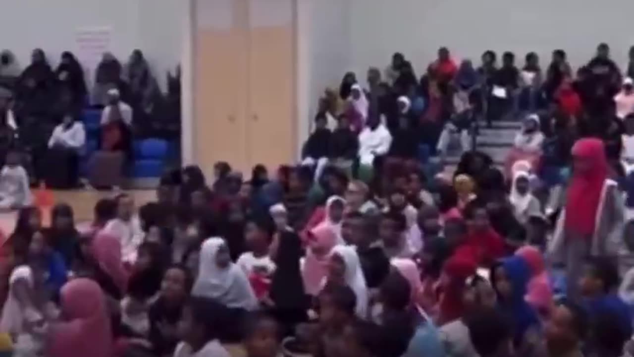 This is an actual public school in Minneapolis.. wtf happened to that city..!?