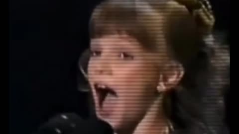 Britney Spears Was Only 10 Yrs Old Here 😳