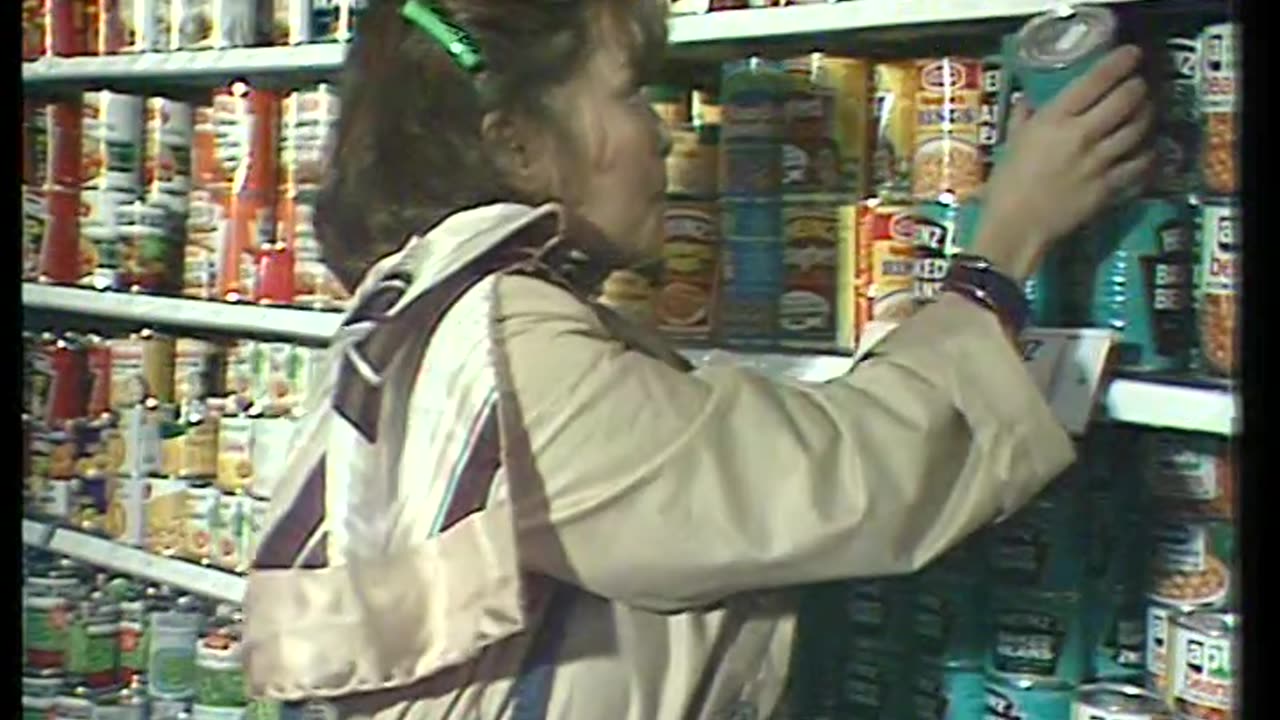 MIND YOUR LANGUAGE S01E05 - The Best Things in Life