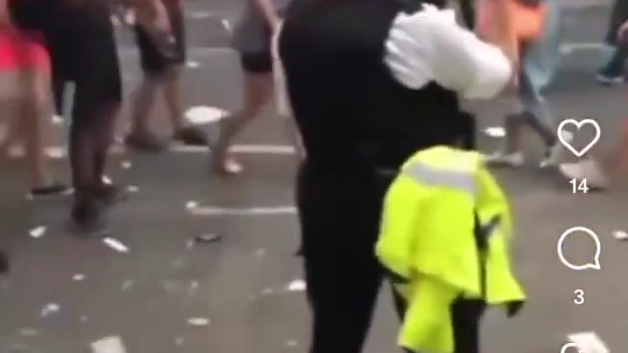 UK police allow migrants to be degenerate to them