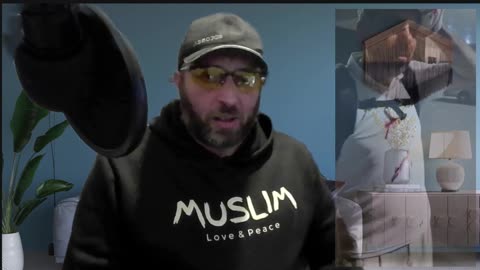 🚨 Reaction: American Peace Activist Detained & Deported by Egypt for Wearing a Palestinian Flag