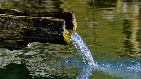 Gentle Piano & Water Sounds – Deep Sleep & Relaxation