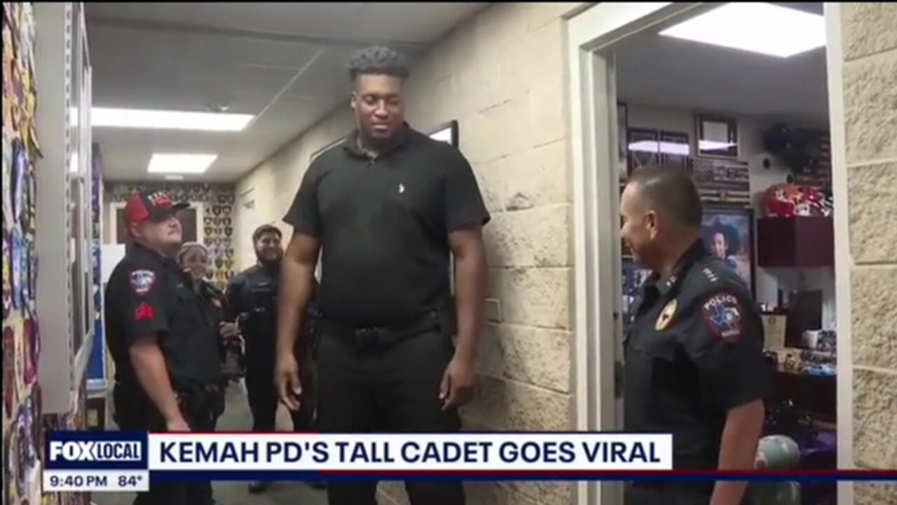 7-Foot-3 Police Cadet 😲 Kemah PD Goes Viral After Chief’s Hilarious Post!