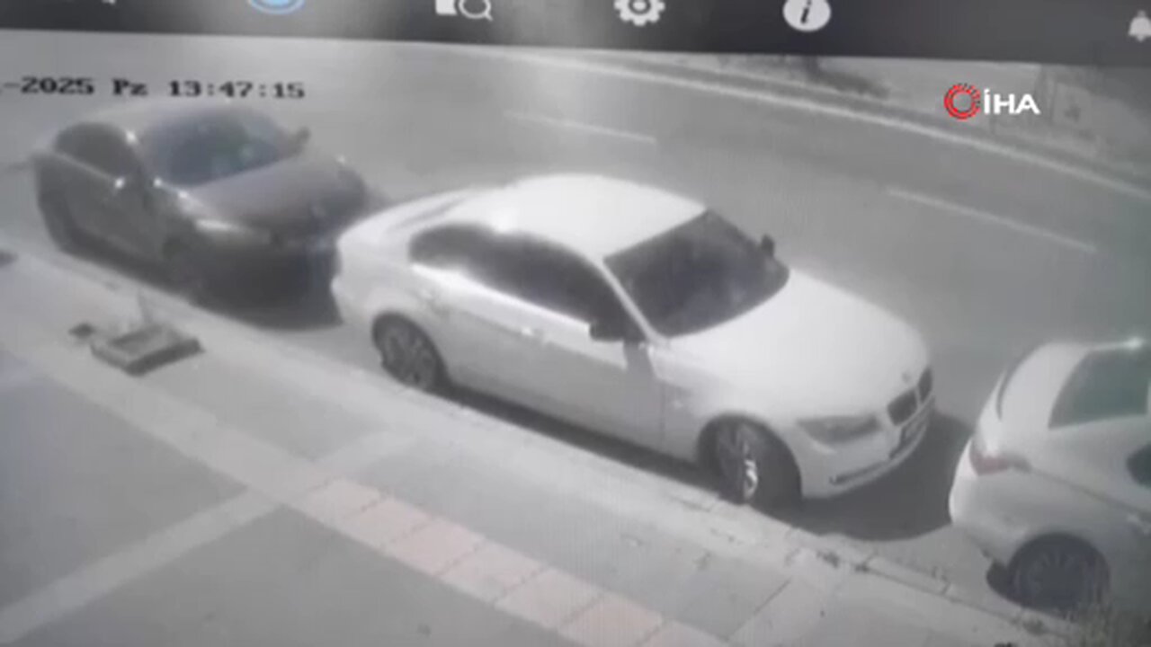 Kars’ta fren yerine gaza basan sürücü 4 araca çarptı