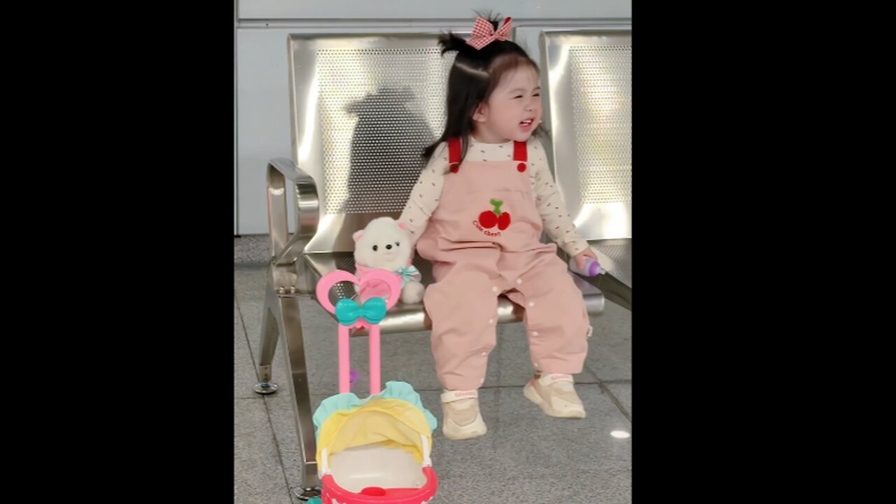 Adorable & Funny Little Girl Reactions – Too Cute! 😂💕