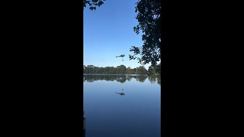 🚁 Dramatic Helicopter Crash in France: Wildfire Fighter Plunges into Lake