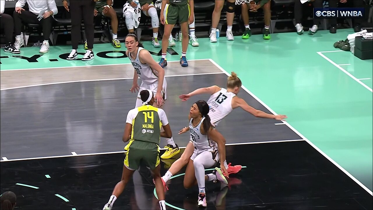 🫢 KNEE INJURY caused by TEAMMATE | New York Liberty vs Seattle Storm, WNBA womens basketball