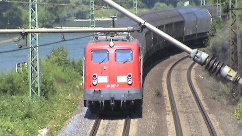 Schiffe und Züge bei Assmannshausen, BayernBahn 139 mit Henkelzug, 155, 152, 185, 2x 427, 428