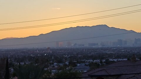 Did you SEE tonight's HAZY Las Vegas sunset? Check THIS out! 12.09.2025 #follow #lasvegas #gaming