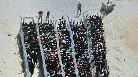 THANK YOU, AMERICA! Gazans celebrate - and thank U.S. for - new aid distribution system