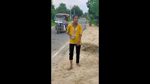 कुछ खाने को दे दो